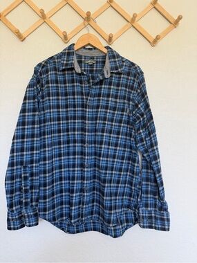 Eddie Bauer Long sleeved plaid Flannel button down shirt